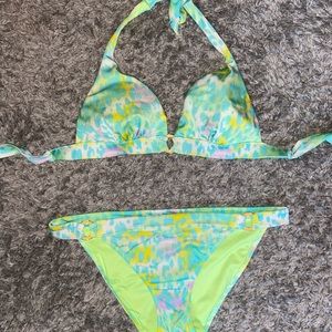 Neon Cheetah VS Bikini